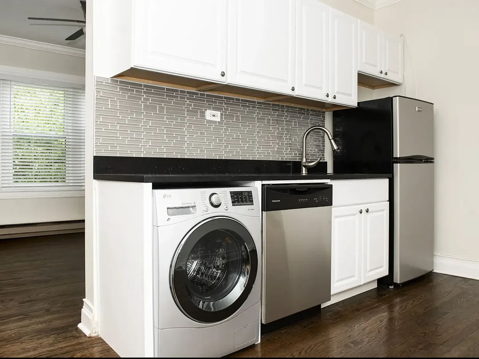 1 bed, 845 sqft, $2,395 — Photo 2