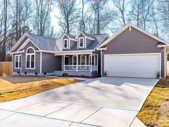 820 E Cardinal Dr, Fuquay Varina, NC 27526