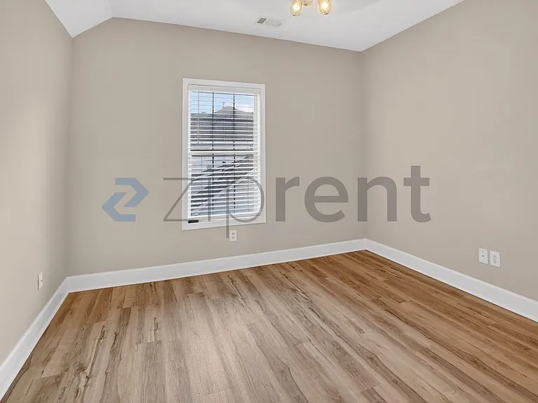 4584 Garden City Dr — Photo 29