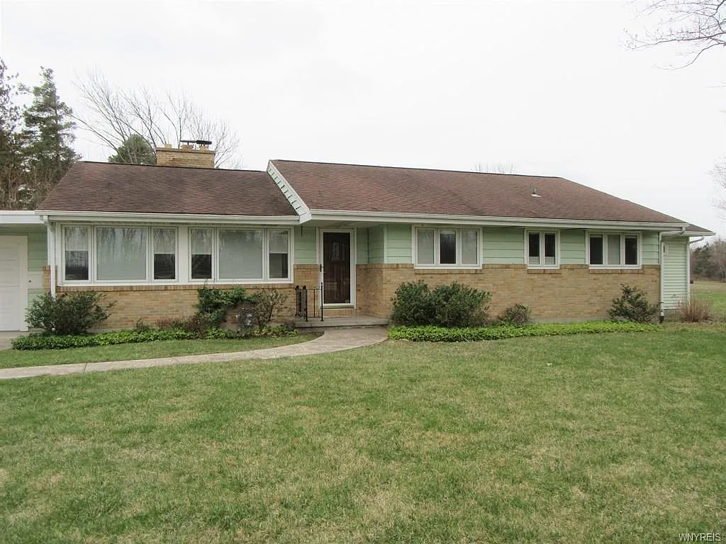 11837 Broadway St photo 1