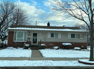 21416 Ardmore Park Dr, Saint Clair Shores, MI 48081