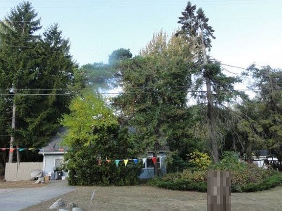 2nd image of 7955 Lakeshore Rd