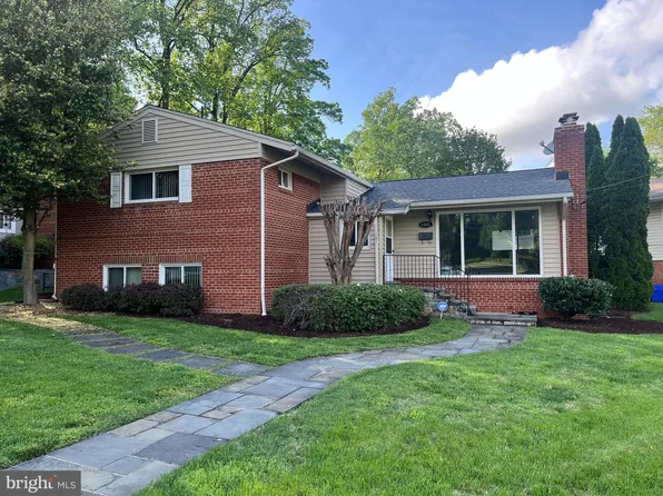 5101 Danbury Rd, Bethesda, MD 20814
