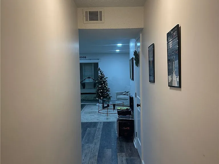 121 Sleepy Creek Dr — Photo 11