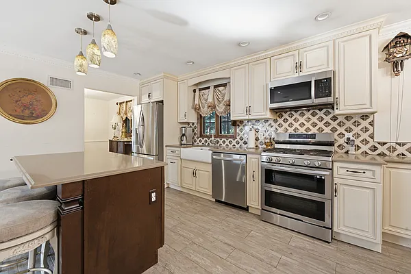 Kitchen, photo 1