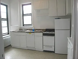 Rented by Manhattan Best Realty, Inc.