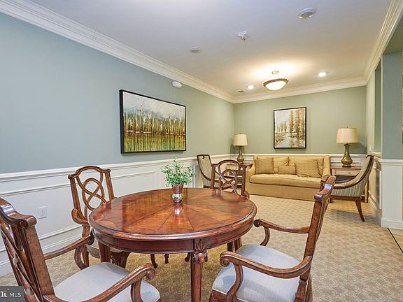 5th image of 15140 Heather Mill Ln Unit 402