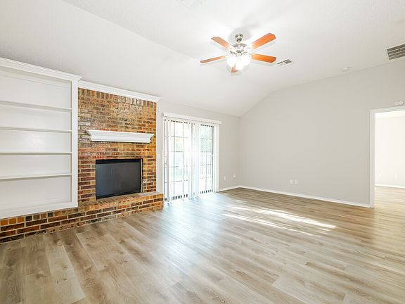 4th image of 324 Marrgate Dr