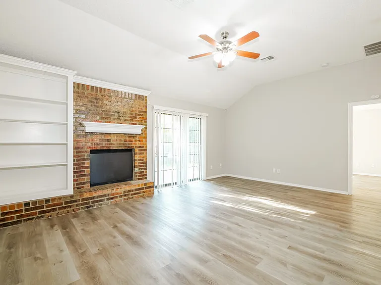 324 Marrgate Dr — Photo 4