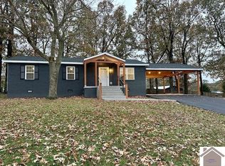 1004 Oak Grove Cir, Benton, KY 42025