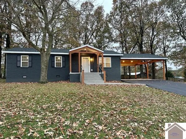 1004 Oak Grove Cir, Benton, KY 42025