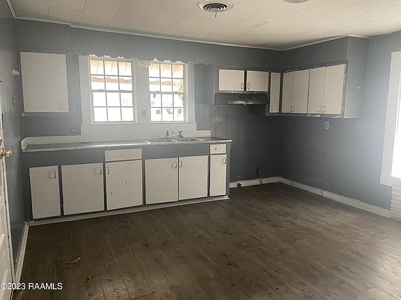 2nd image of 1419 Nevada St