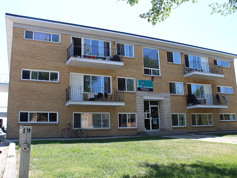 3025 Parliament Ave — Photo 6
