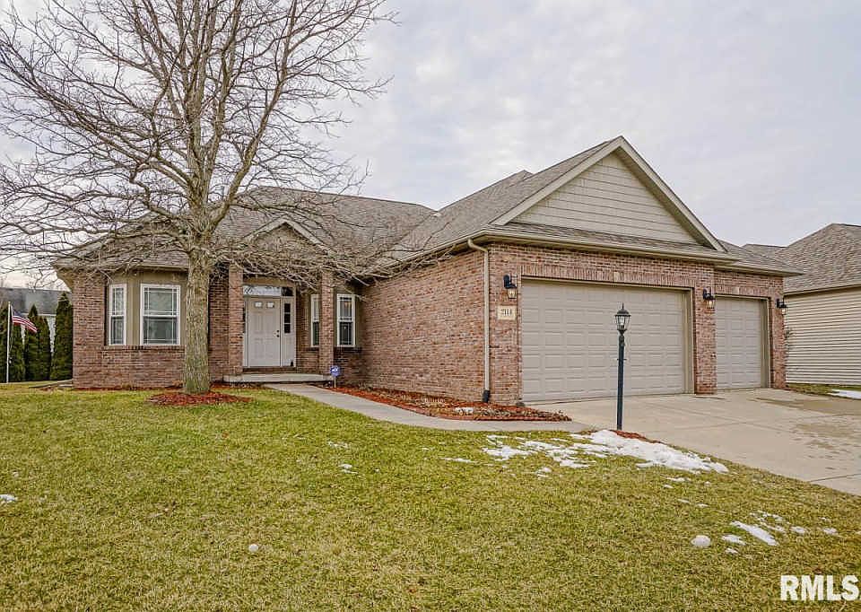 1st image of 2114 W Forestglen Dr