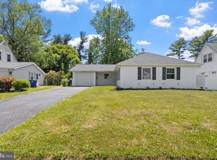 53 Manor Ln, Willingboro, NJ 08046