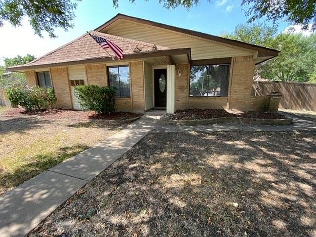 1st image of 2609 Trailridge Dr