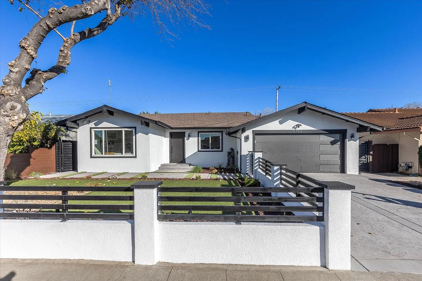 3755 Eastwood Cir photo 1