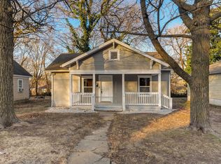2233 N Howard Ave, Springfield, MO 65803