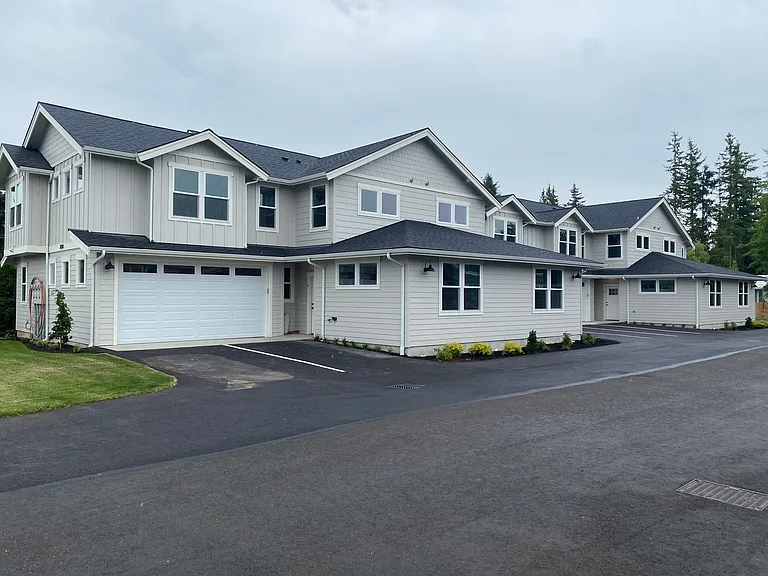 2058 Aaron Dr — Photo 61