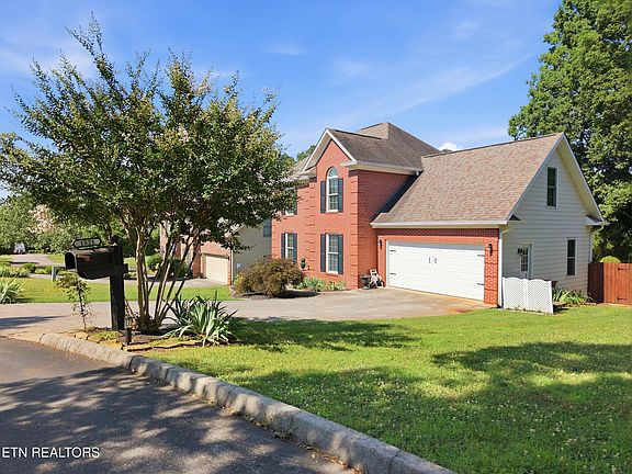 2nd image of 1521 Westin Pl