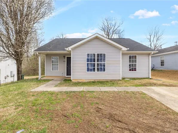 3304 Spring St, Greensboro, NC 27405