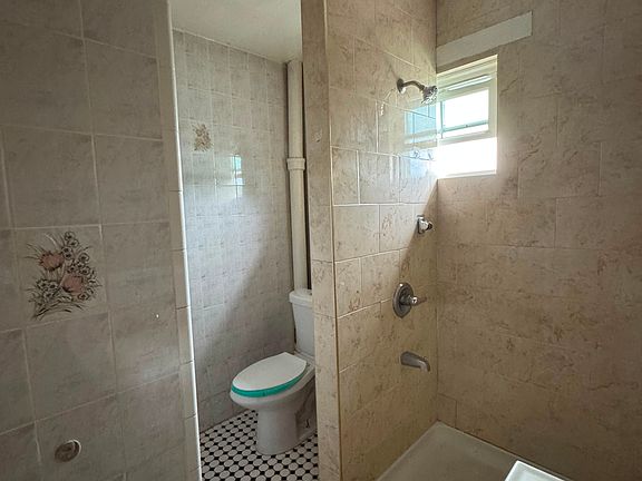 2nd image of 236 W Thames St #2