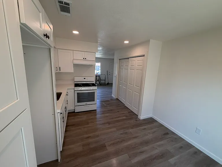808 Burem Ln #808 — Photo 2