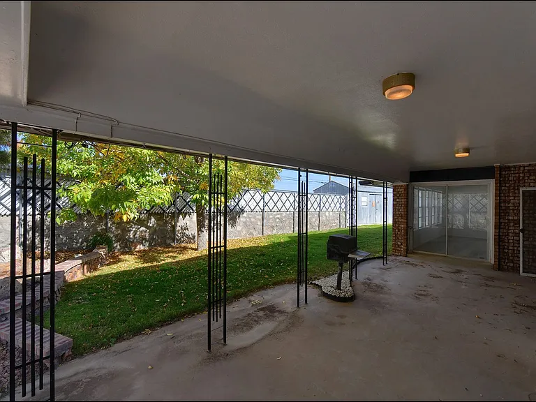 3433 Clearview Ln — Photo 43