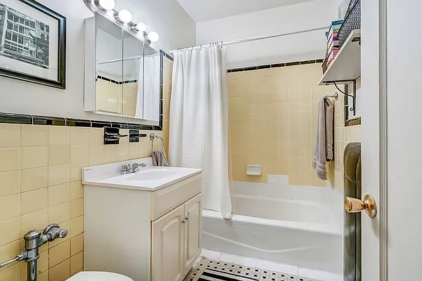 Rented by Native New York Real Estate Inc | media 11