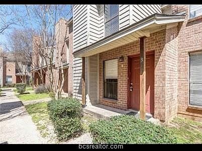 2nd image of 1904 Dartmouth St APT M3