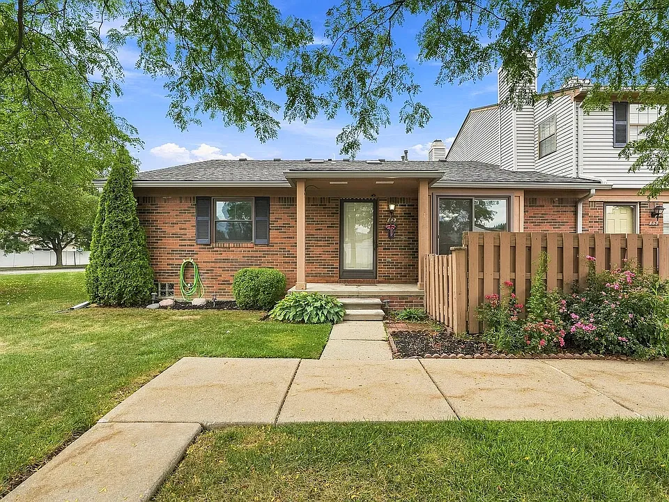 2071 Vine Way Dr #82
