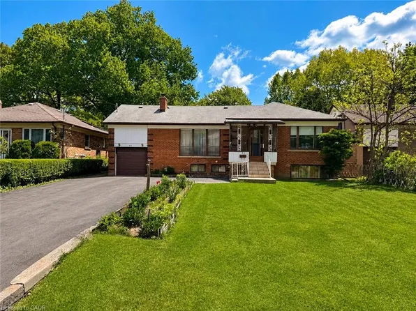 40 Kingswood Rd, Oakville, ON L6K 2E3