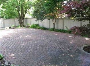 23 SW Pepper Tree Ln, Topeka, KS 66611