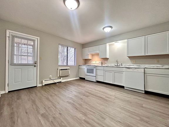3rd image of 2225-2251 29th St SW #2235-1
