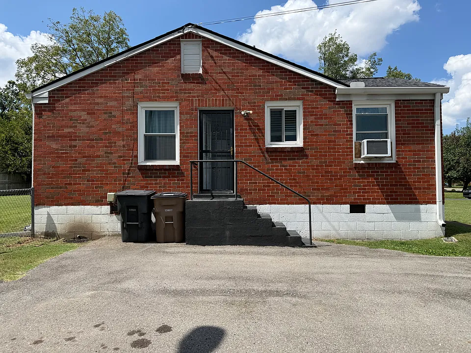 2404 Barclay Dr #B