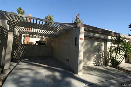 Canyon Crest near UCR one carport, one garage
