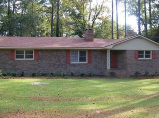 208 Crest Dr, Cochran, GA 31014