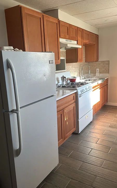 1st image of 224 2nd St #3