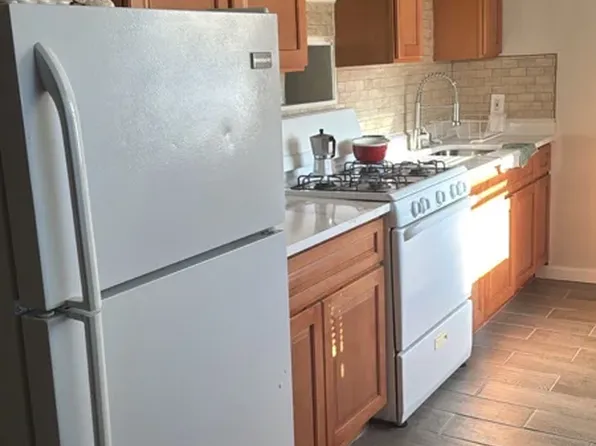 224 2nd St #3, Catasauqua, PA 18032