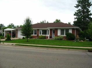 318 E South St, Lisbon, IA 52253