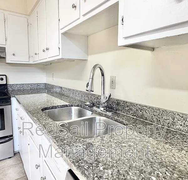 1067 Willow Green Dr — Photo 7