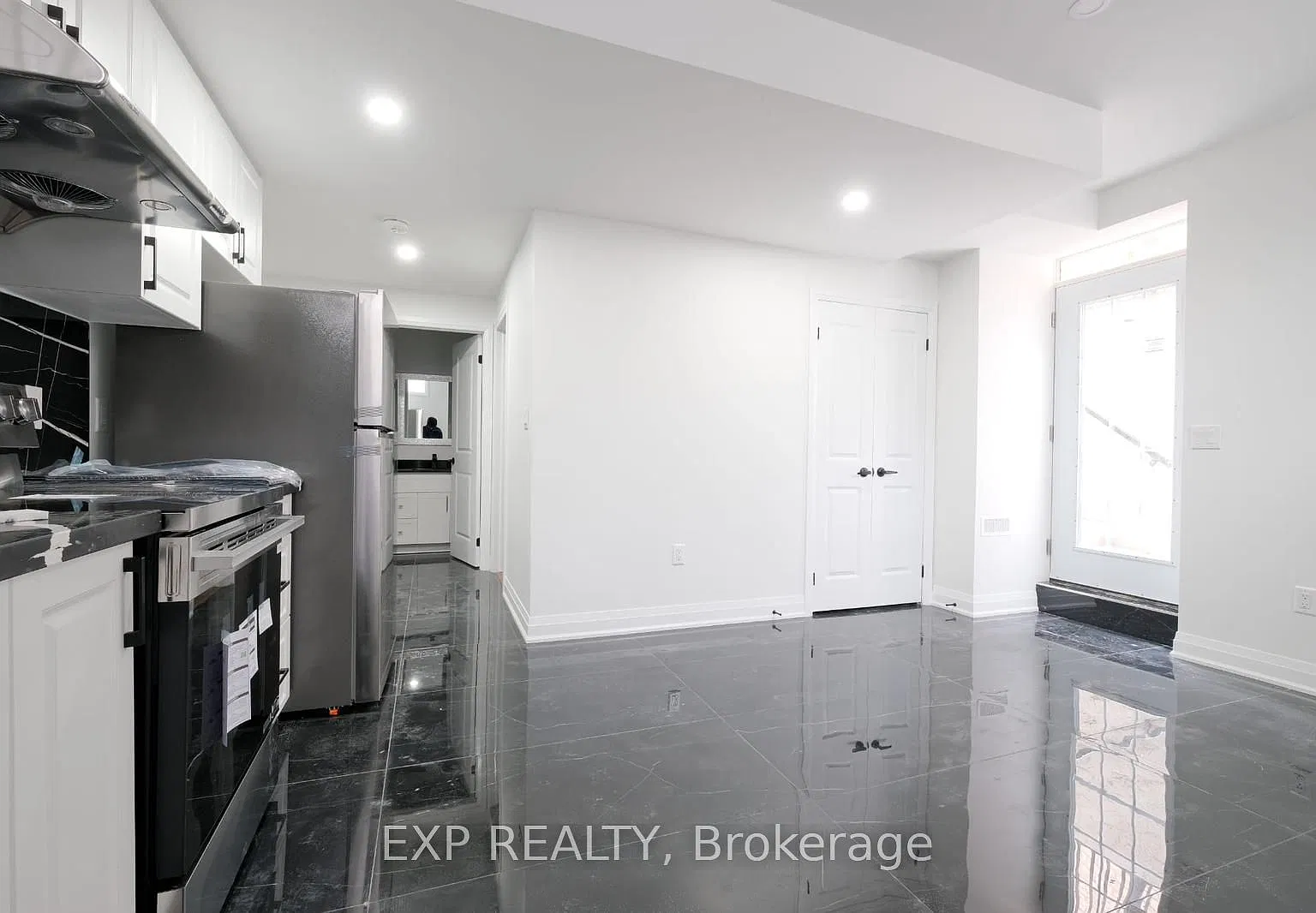 2 bed, $2,000 — Photo 2