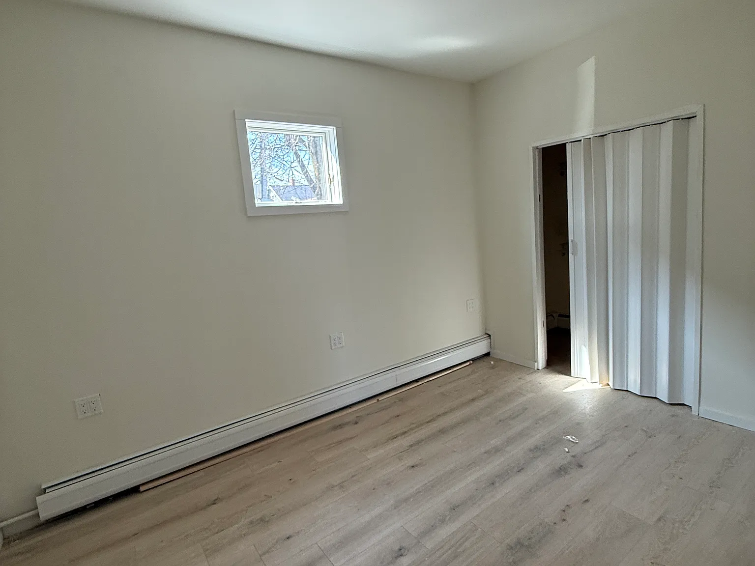 4 bed, 2000 sqft, $4,000 — Photo 3