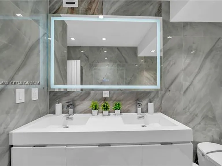 1965 S Ocean Dr #14F — Photo 31