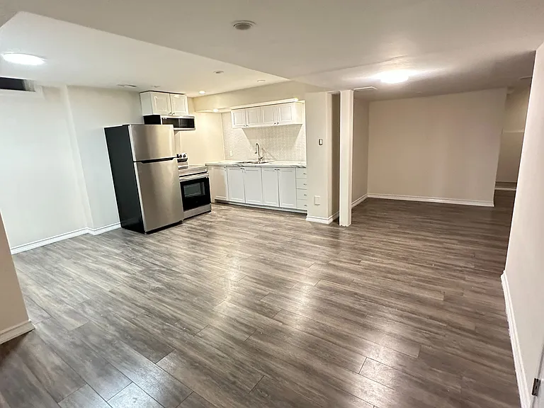 25 Fitzwilliam Ave #BASEMENT — Photo 9