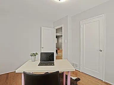 2918 Monroe Pl — Photo 11