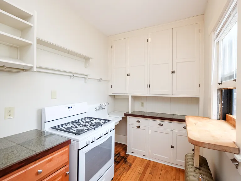 Legacy Rose Flats — Photo 1