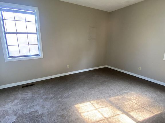 4th image of 116 Eastlawn Dr #1