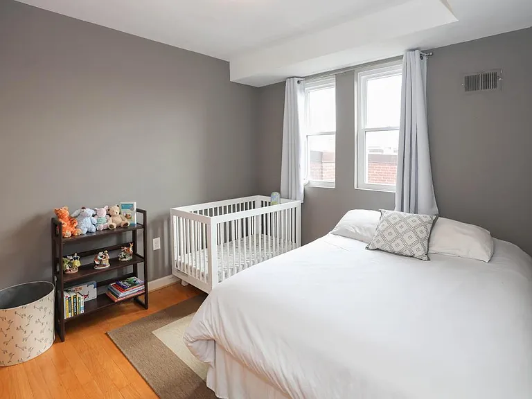 1822 Vernon St NW #302 — Photo 10