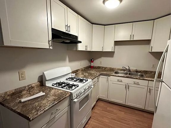 3rd image of 207 Greenkill Ave #3